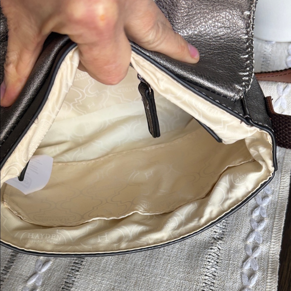 NWOT HAYDEN HARNETT Alissa Crossbody Bag silver metallic - Picture 4 of 10